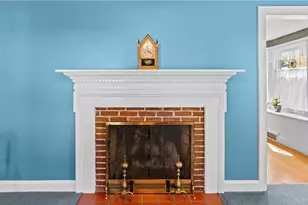 33 Linden Ave, East Providence, RI 02916 - Photo 7