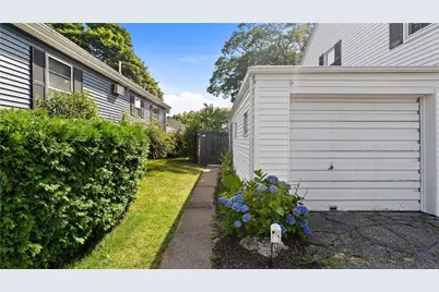 33 Linden Avenue, East Providence, RI 02916 - Photo 29