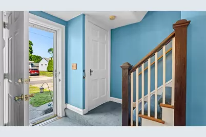 33 Linden Avenue, East Providence, RI 02916 - Photo 5