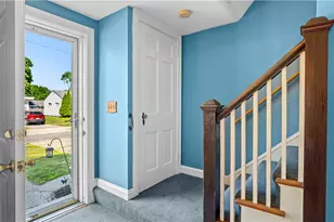 33 Linden Ave, East Providence, RI 02916 - Photo 5
