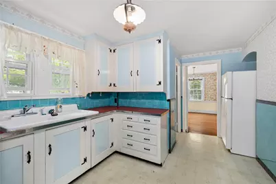 10 Pelham Parkway, North Providence, RI 02911 - Photo 15