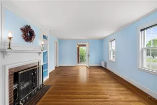 10 Pelham Pkwy, North Providence, RI 02911 - Photo 9