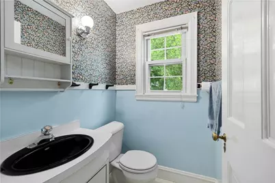 10 Pelham Parkway, North Providence, RI 02911 - Photo 19