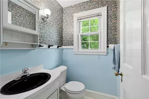 10 Pelham Pkwy, North Providence, RI 02911 - Photo 19