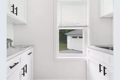 990 Pawtucket Avenue, East Providence, RI 02916 - Photo 17