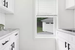 990 Pawtucket Ave, East Providence, RI 02916 - Photo 17