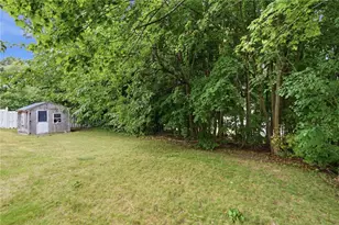 27 Danby St, Providence, RI 02904 - Photo 33