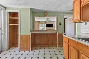 101 Endicott Dr, Warwick, RI 02886 - Photo 5