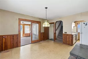 140 W Lawn Ave, Pawtucket, RI 02860 - Photo 15
