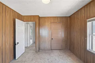 140 W Lawn Ave, Pawtucket, RI 02860 - Photo 25