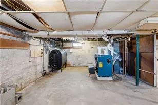 140 W Lawn Ave, Pawtucket, RI 02860 - Photo 31