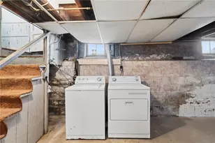 140 W Lawn Ave, Pawtucket, RI 02860 - Photo 29