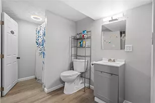 33 Belmont Ave, East Providence, RI 02914 - Photo 7