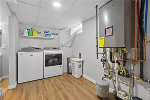33 Belmont Ave, East Providence, RI 02914 - Photo 27