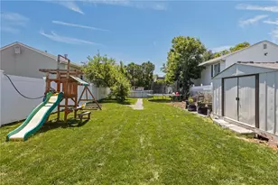 33 Belmont Ave, East Providence, RI 02914 - Photo 35