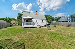 64 Guilford Dr, Warwick, RI 02886 - Photo 5
