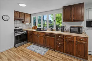 137 Kingstown Rd, Narragansett, RI 02882 - Photo 5