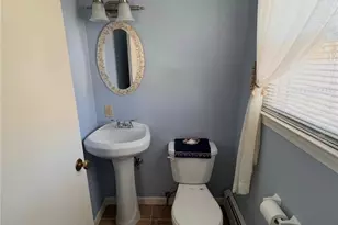 1 Midlands Dr, East Greenwich, RI 02818 - Photo 5