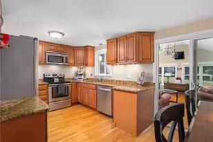 165 Garden City Dr, Cranston, RI 02920 - Photo 9