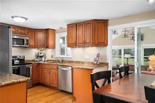 165 Garden City Dr, Cranston, RI 02920 - Photo 11