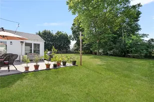 165 Garden City Dr, Cranston, RI 02920 - Photo 35