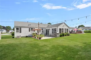 165 Garden City Dr, Cranston, RI 02920 - Photo 33