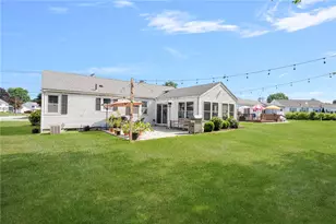 165 Garden City Dr, Cranston, RI 02920 - Photo 31