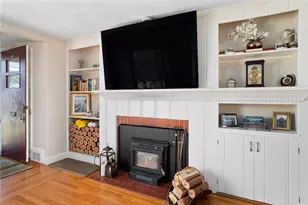165 Garden City Dr, Cranston, RI 02920 - Photo 7