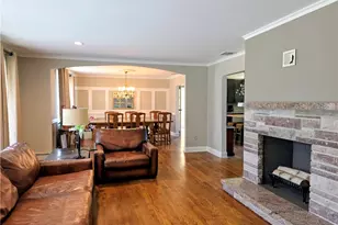 218 Oaklawn Ave, Cranston, RI 02920 - Photo 3