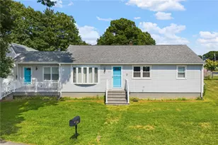 36 Holly Ln, Tiverton, RI 02878 - Photo 3