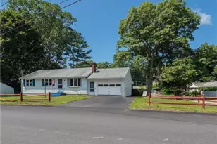 35 Williams St, Coventry, RI 02816 - Photo 5