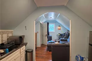 28 Benedict St, Providence, RI 02907 - Photo 35