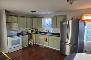 28 Benedict St, Providence, RI 02907 - Photo 11