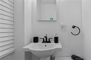 13 Sherman St, Newport, RI 02840 - Photo 13