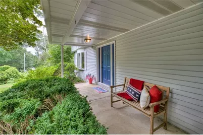 31 Edgewater Road, Narragansett, RI 02882 - Photo 9