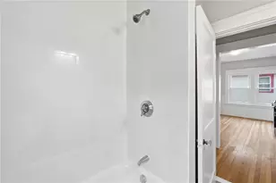 46 Ponagansett Ave, Providence, RI 02909 - Photo 9