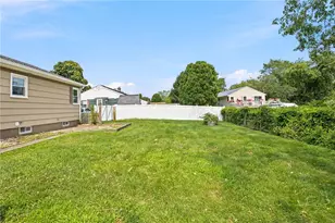 20 Wood Rd, Middletown, RI 02842 - Photo 25