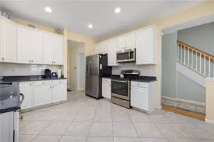 217 Rolling Hill Rd, Portsmouth, RI 02871 - Photo 9