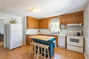 40 Greenfield Rd, Cumberland, RI 02846 - Photo 7