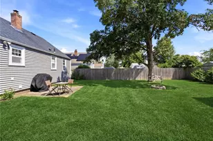98 Dewey Ave, Pawtucket, RI 02861 - Photo 19
