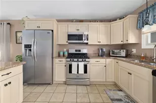 200 Cannon St, Cranston, RI 02920 - Photo 9
