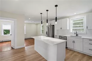 13 Suffolk St, Providence, RI 02908 - Photo 5