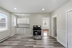 13 Suffolk St, Providence, RI 02908 - Photo 9