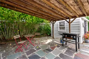 8 Lincoln Ave, Bristol, RI 02809 - Photo 15