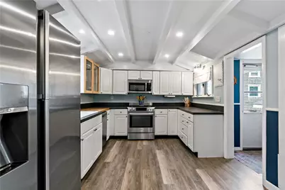 8 Lincoln Avenue, Bristol, RI 02809 - Photo 3