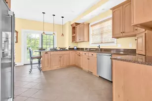 75 Wood St, Bristol, RI 02809 - Photo 15