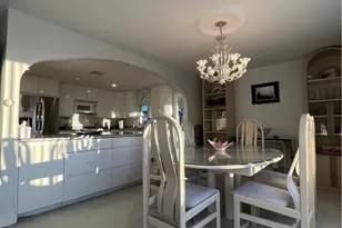 17 Chartier Cir, Newport, RI 02840 - Photo 5