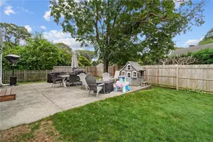 16 Red Cedar Dr, Cranston, RI 02920 - Photo 5