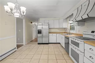 118 Duchess Rd, Cumberland, RI 02864 - Photo 7