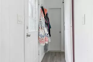31 Yeoman Ave, Cranston, RI 02920 - Photo 17